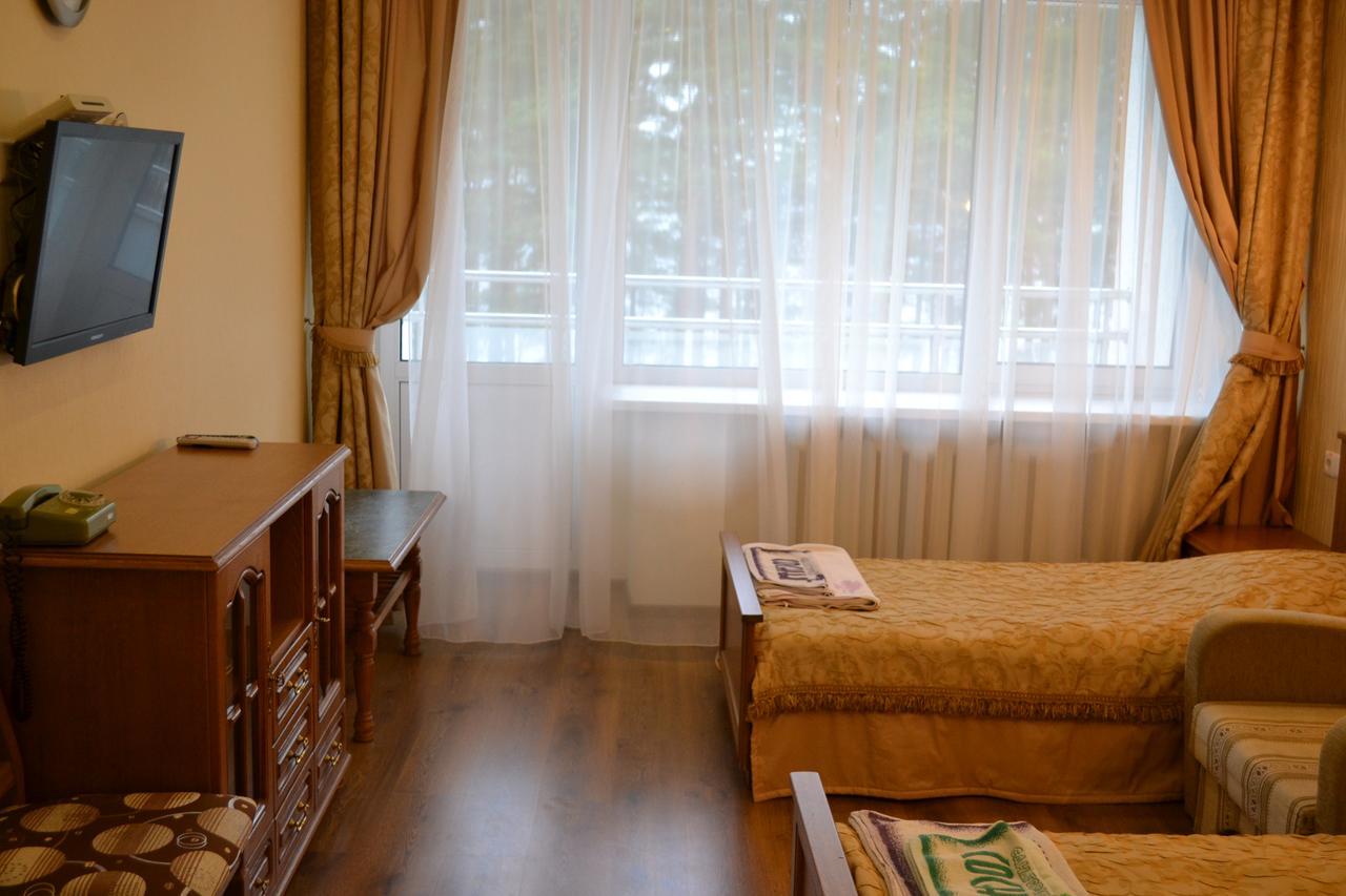 Sanatorii Sosny At Naroch Lake Hotel Gatovichi Bagian luar foto